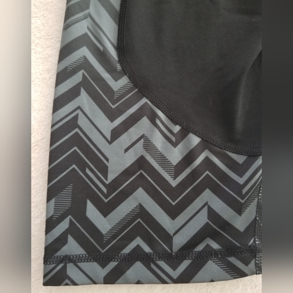 💜 B2G1 GUC Adidas Climalite womens capri leggings - Picture 3 of 6